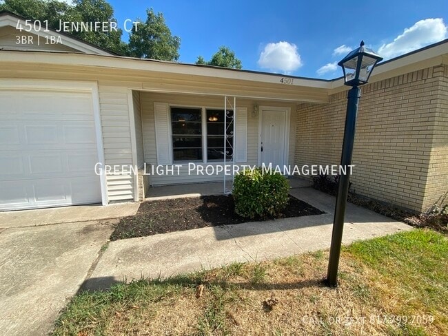 4501 Jennifer Ct in Fort Worth, TX - Building Photo - Building Photo