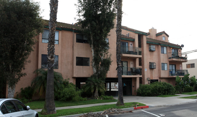 28-36 Cerritos Ave in Long Beach, CA - Foto de edificio - Building Photo