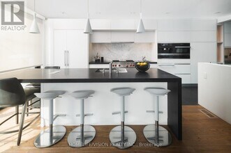 4 Astley Ave in Toronto, ON - Building Photo - Building Photo