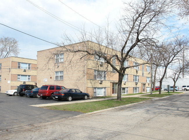 1806 Armitage Ave in Melrose Park, IL - Foto de edificio - Building Photo