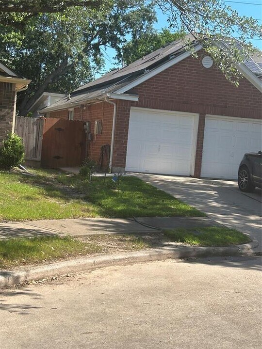 21102 Rushing Creek Ln in Katy, TX - Foto de edificio