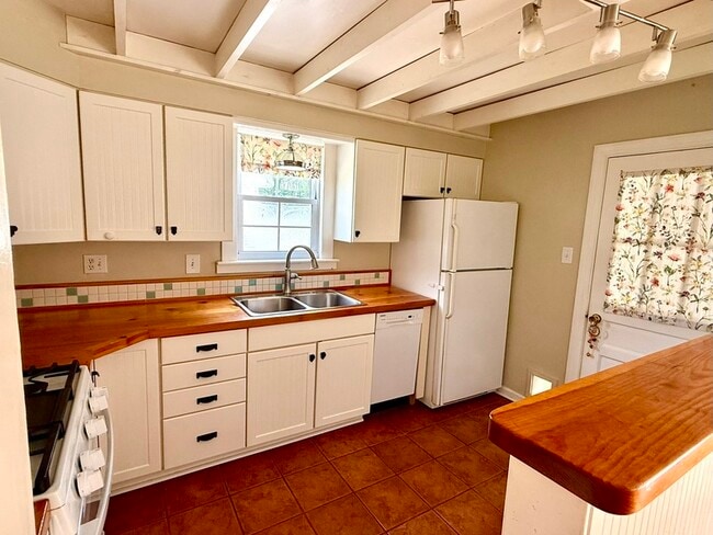 9500 Sturgis St in Norfolk, VA - Building Photo - Building Photo