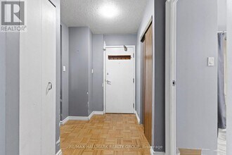 2019 Bank St in Ottawa, ON - Building Photo - Building Photo