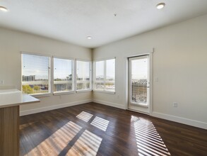 Hart Apartments in Clearfield, UT - Foto de edificio - Building Photo