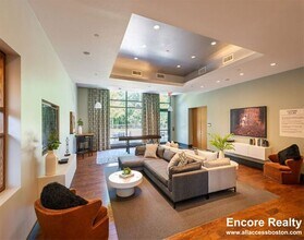 161 S Huntington Ave in Boston, MA - Foto de edificio - Building Photo