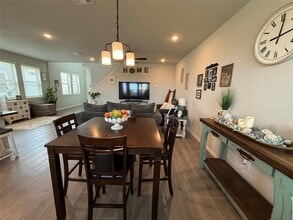 5621 Hyde Park Dr in Pasadena, TX - Building Photo - Building Photo