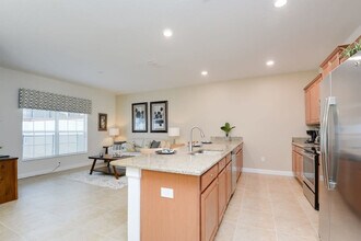 4815 Brier Rose Ln in Kissimmee, FL - Building Photo - Building Photo