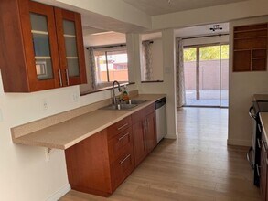 84 E Cholla Shadows Dr in Tucson, AZ - Building Photo - Building Photo