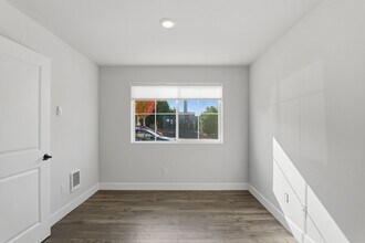 17025 SW Friendly Ln in Beaverton, OR - Building Photo - Building Photo