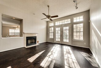 329 Clayton St in Grand Prairie, TX - Building Photo - Building Photo