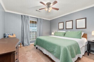 114 Grand Ave in Bacliff, TX - Building Photo - Building Photo