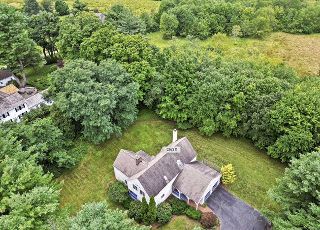 95 Old Farms Rd in Simsbury, CT - Building Photo - Building Photo