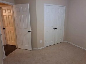 5322 Creek Ct in Garland, TX - Foto de edificio - Building Photo