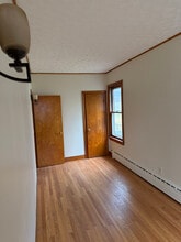 2421 6th Ave in Watervliet, NY - Foto de edificio - Building Photo