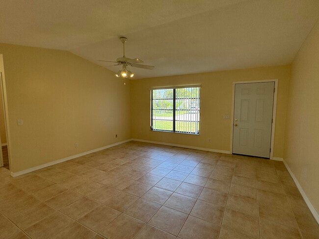 1862 SE Jackson St in Stuart, FL - Building Photo - Building Photo