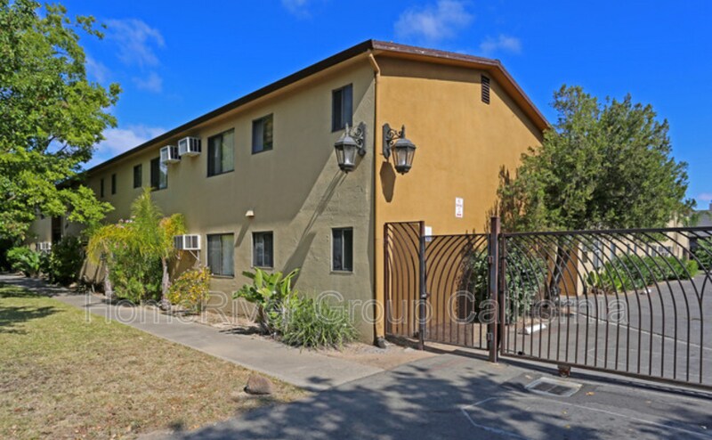 2125 North Ave in Sacramento, CA - Building Photo