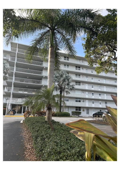 6161 NW 2nd Ave, Unit 322 in Boca Raton, FL - Building Photo