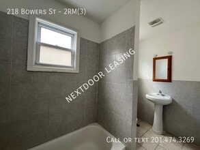 218 Bowers St in Jersey City, NJ - Building Photo - Building Photo
