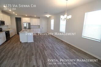 4175 Via Sienna Cir in Sarasota, FL - Building Photo - Building Photo