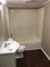 223 N West St, Unit 4 in Dakota, IL - Building Photo - Building Photo