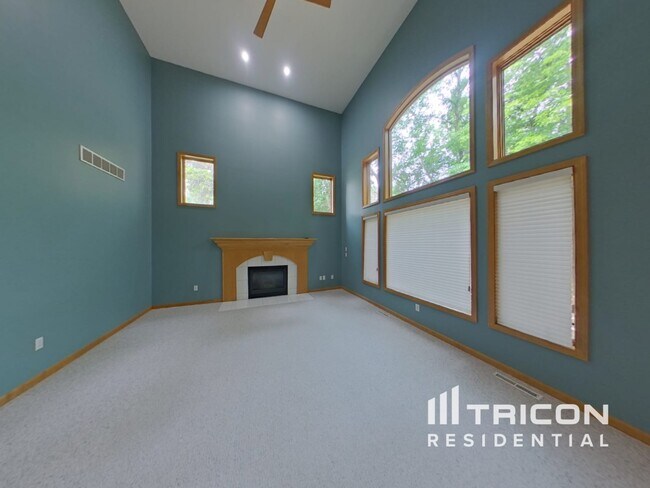 2520 Christian Dr in Chaska, MN - Building Photo - Building Photo