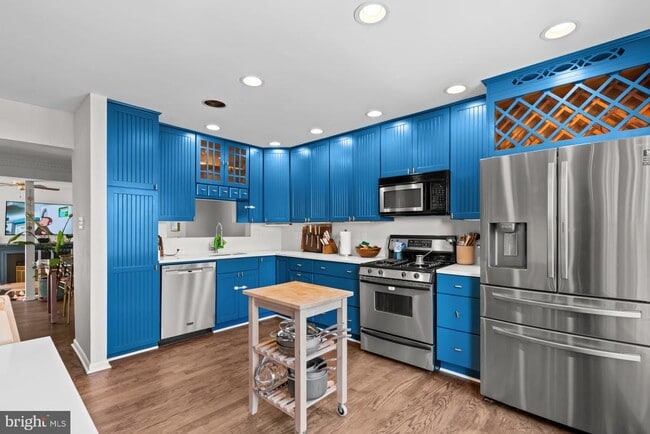 property at 6515 River Tweed Ln