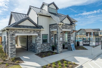 Avilla Boat Club in Fort Worth, TX - Foto de edificio - Building Photo