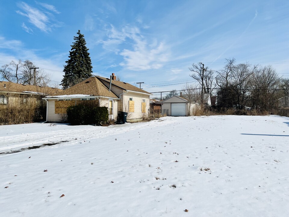 20246 Roselawn St in Detroit, MI - Building Photo