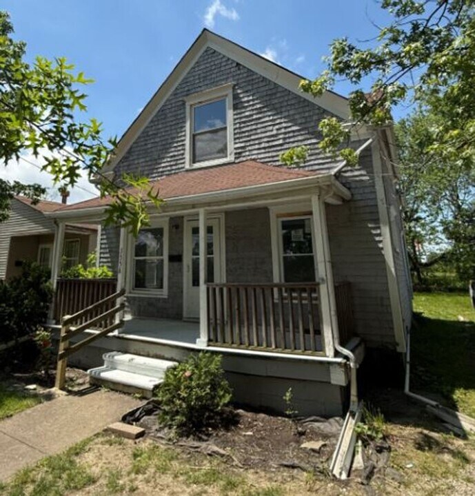 3558 Denver Ave in Lorain, OH - Building Photo