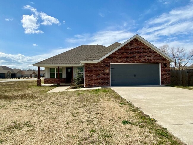 1660 Gallant Fox Ln in Prairie Grove, AR - Building Photo - Building Photo