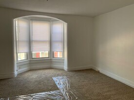 136 S Main St in Spring Grove, PA - Building Photo