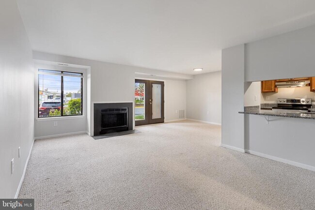 1115 Castle Harbor Way-Unit -1A in Glen Burnie, MD - Building Photo - Building Photo