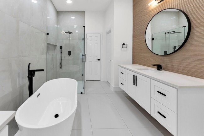 property at 30 E Wedgemere Cir