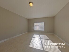 102 Knights Hollow Dr in Apopka, FL - Building Photo - Building Photo