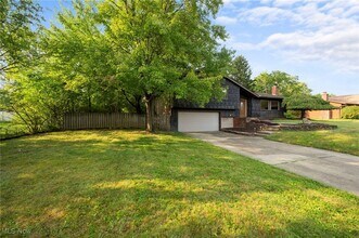 17159 Turkey Meadow Ln in Strongsville, OH - Building Photo - Building Photo