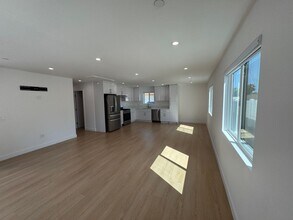 714 E Palm Ave in Burbank, CA - Building Photo - Building Photo