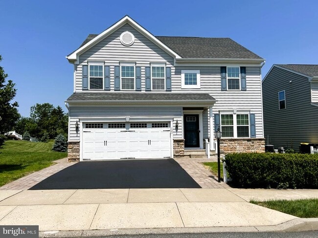 property at 122 Garrett Ln