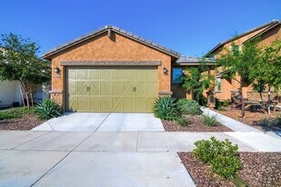 13286 N 144th Dr in Surprise, AZ - Building Photo