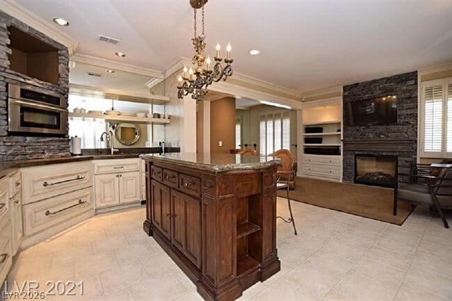 251 S Green Valley Pkwy in Henderson, NV - Foto de edificio - Building Photo