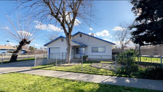 1098 E 23rd St in Merced, CA - Building Photo - Building Photo