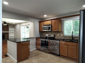 7329 Hounslow Ln in Charlotte, NC - Building Photo - Building Photo
