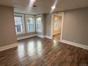 114 Sprague Ave in Middletown, NY - Building Photo - Building Photo