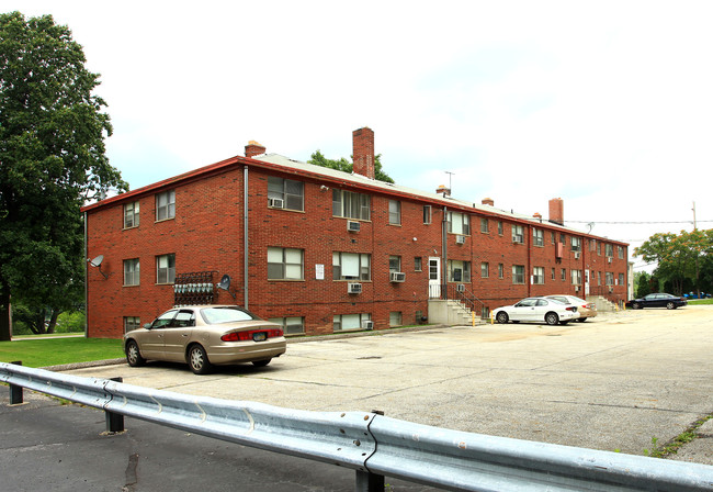 Rainbow's End I Apartments in Euclid, OH - Building Photo - Building Photo