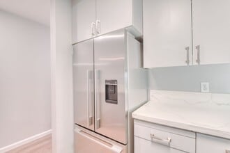 650 Chestnut St in San Francisco, CA - Foto de edificio - Building Photo