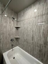 4731 12th Ave NE in Seattle, WA - Foto de edificio - Building Photo