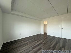 53 Hill Rd in Belmont, MA - Foto de edificio - Building Photo