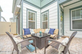 7413 Beach Walk Pl in Jacksonville, FL - Building Photo - Building Photo