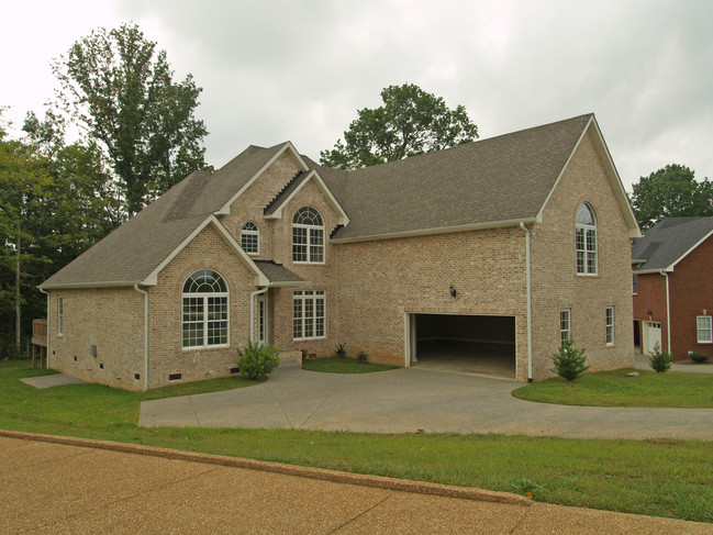 1003 Thorn Hill in Hendersonville, TN - Building Photo - Building Photo