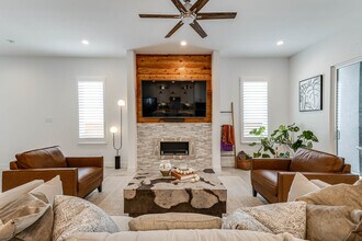 7618 Lost Mine Peak in San Antonio, TX - Building Photo - Building Photo