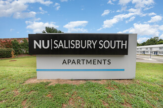 Nu Salisbury South in Salisbury, NC - Foto de edificio - Building Photo